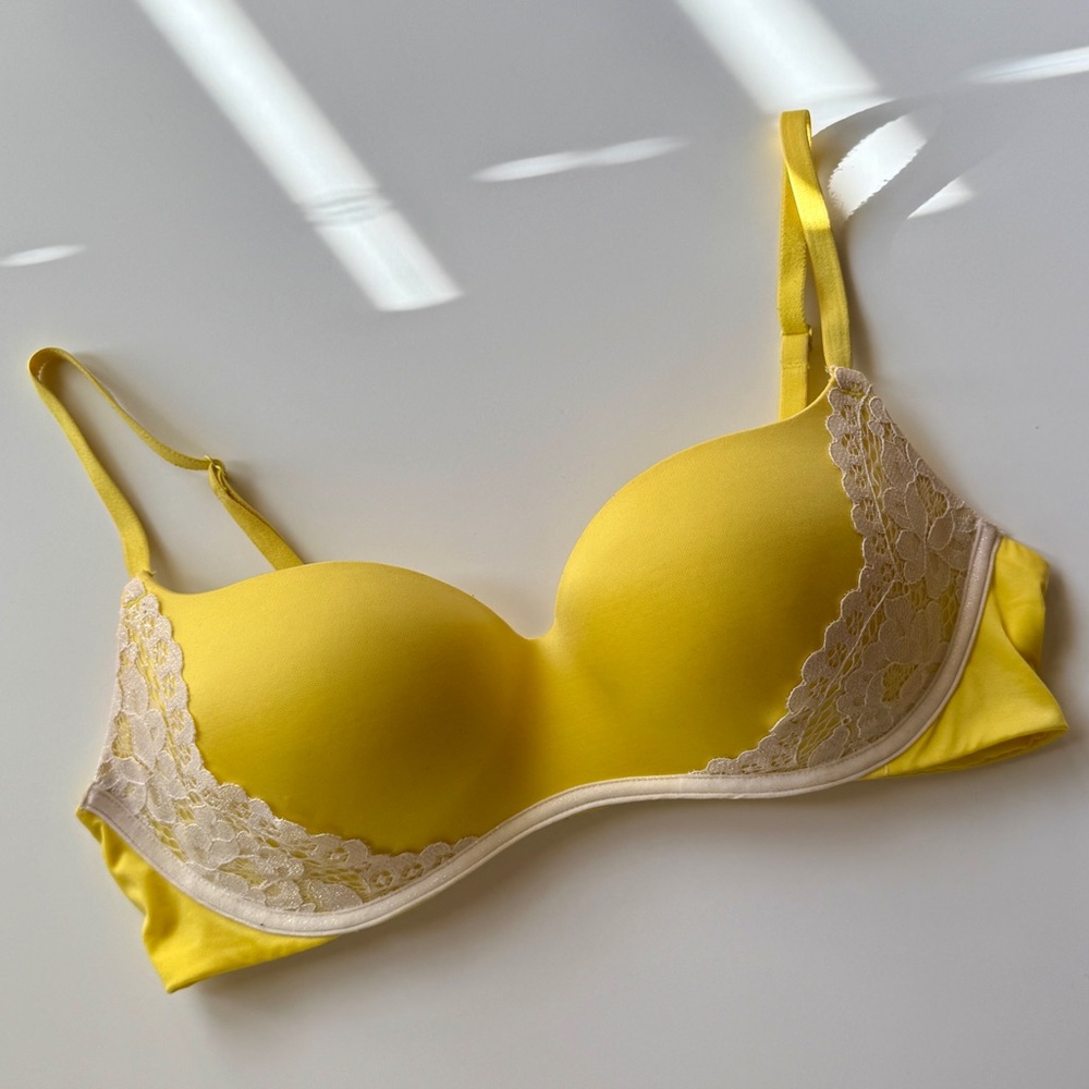 Victoria's Secret Yellow Wireless Balconet Bra with White Lace 34C